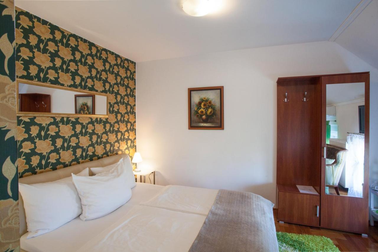 Vila Rosa Vukovar Bed and Breakfast Zewnętrze zdjęcie
