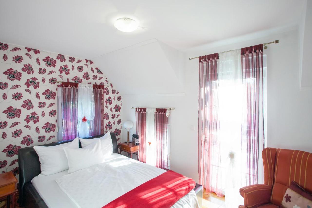 Vila Rosa Vukovar Bed and Breakfast Zewnętrze zdjęcie